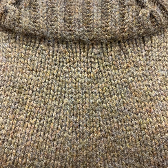 KHAITE GOLD CUT OUT DETAIL CROPPED KNIT SWEATER - Picture 4 of 5